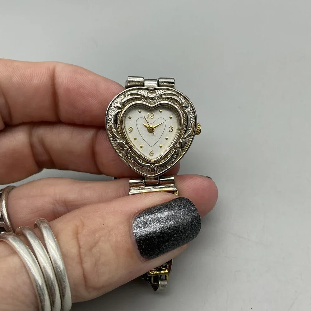 Vintage Womens Watch 25mm White Heart Dial Two Tone Bracelet 23QCSET New Battery